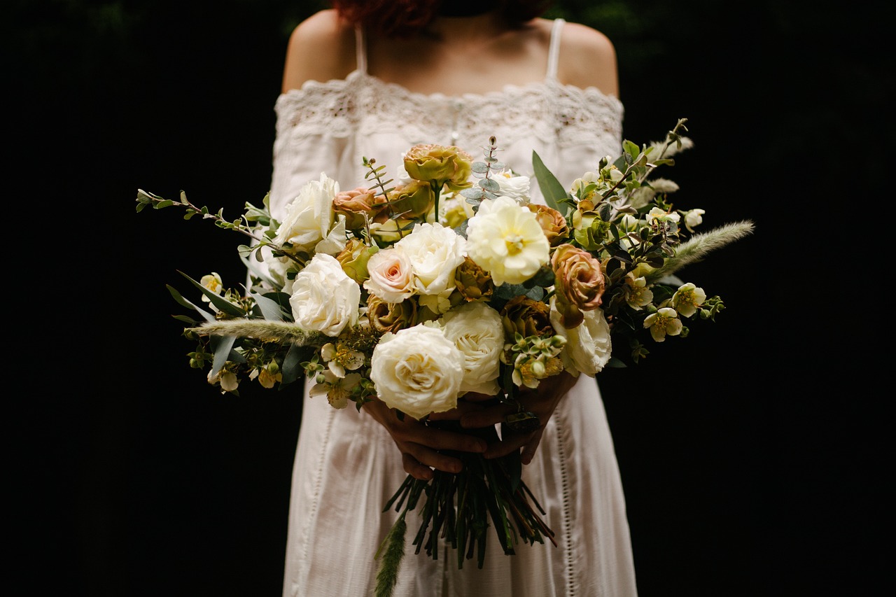 founder-img bouquet, flower, bunch, bundle, wedding, nature, flower wallpaper, people, beautiful flowers, flower background, girl, white, gown, black wedding